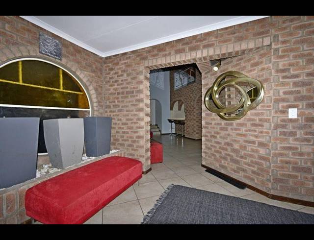 4 BEDROOM HOUSE FOR SALE IN GLENVISTA